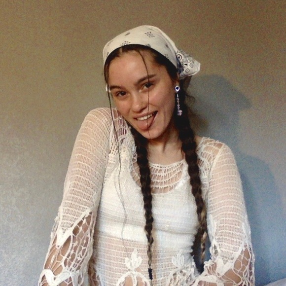 Meet your Posher, Rie - Picture 1 of 7